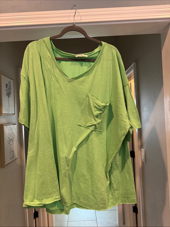 Tops - Relaxed V-Neck Pocket Tee - Light Green